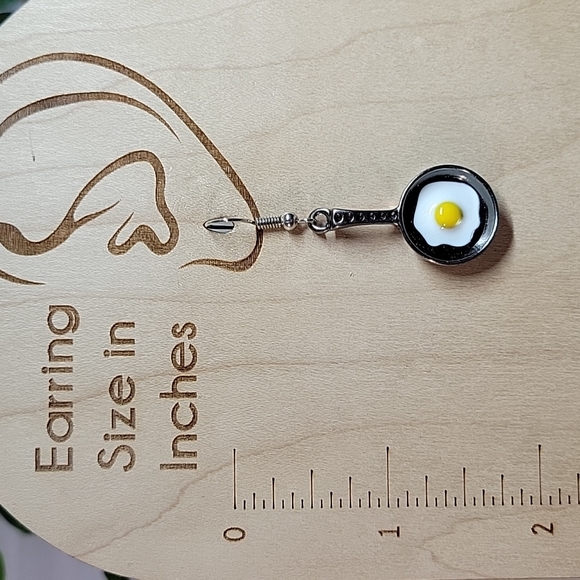 🔥LAST PAIR🔥 Egg Skillet Drop Earrings - Picture 3 of 5